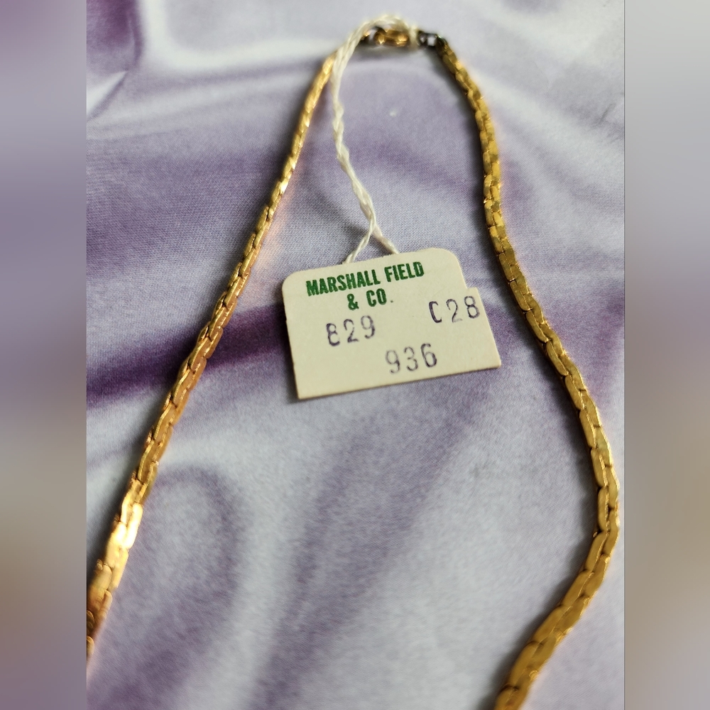 Marshall Fields gold tone necklace NWT 17" Vintage!